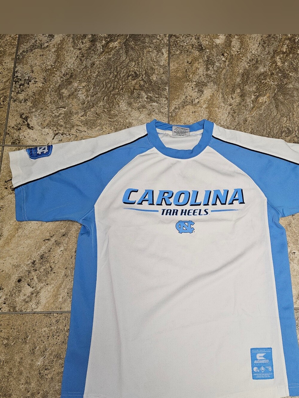 Colosseum UNC Tar Heels Jersey Shirt Size Medium